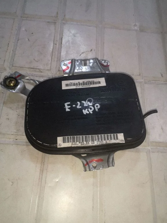 Front door airbag – Mercedes-Benz E-Class W210 (1995-2002)