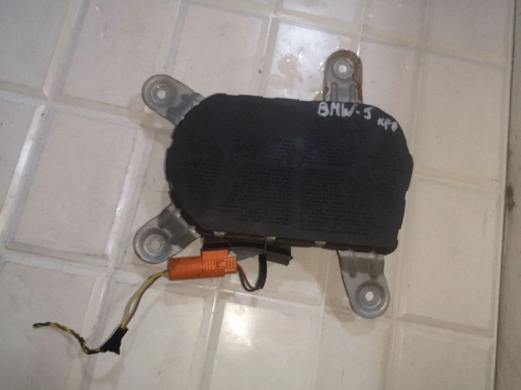 Front door airbag – BMW 5 Series E39 (1996-2003)