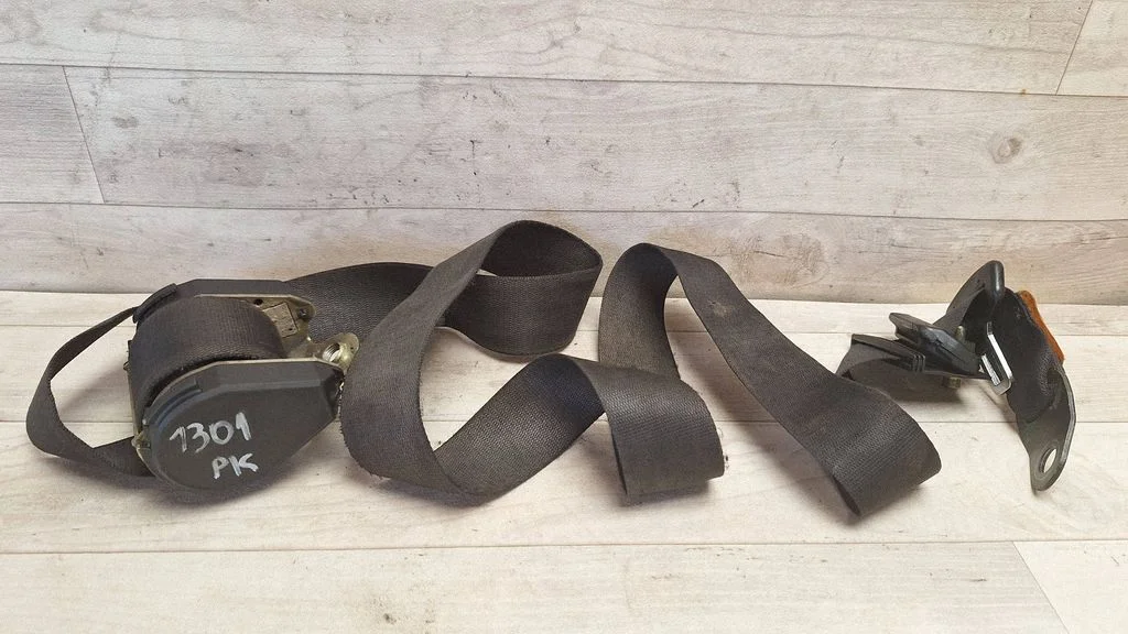 Front seatbelt – Mercedes-Benz Vito Viano W638 (1996-2003)