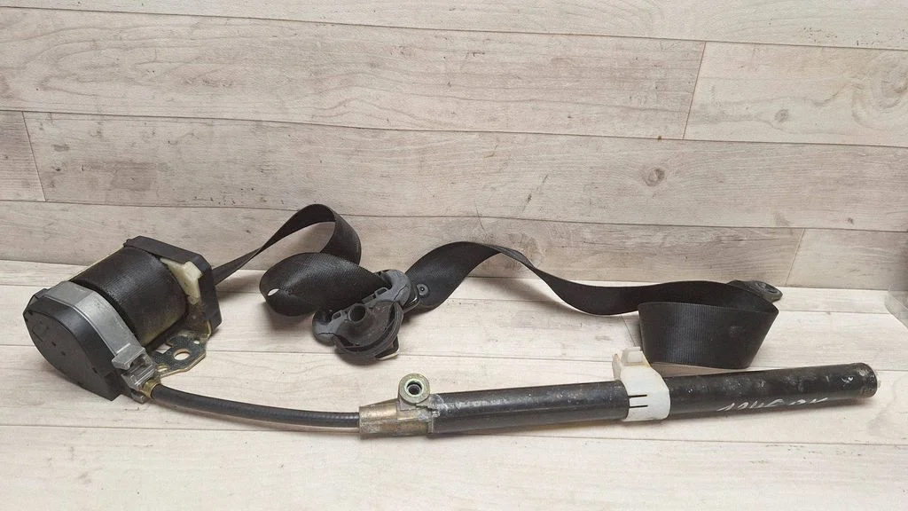 Front seatbelt 7M0857705C
