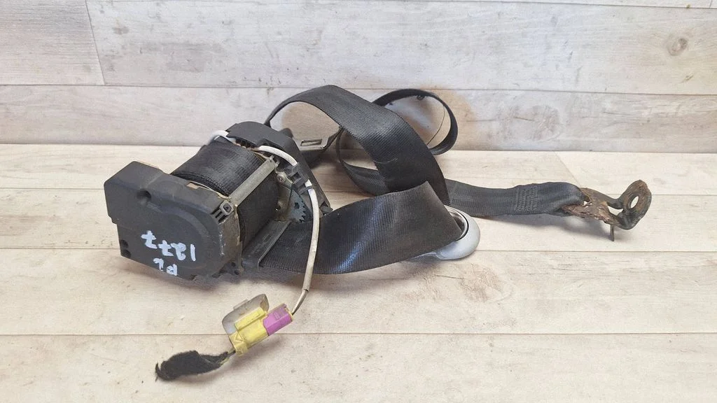 Front seatbelt 1J4857705T