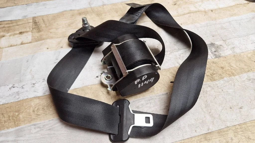 Front seatbelt 0611042