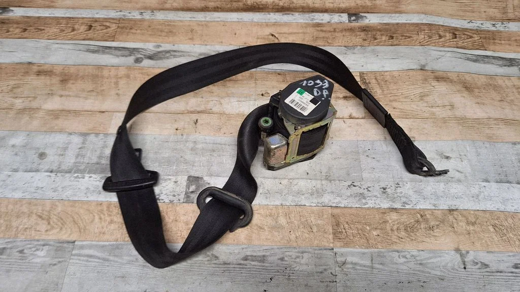 Front seatbelt 4B0857706C