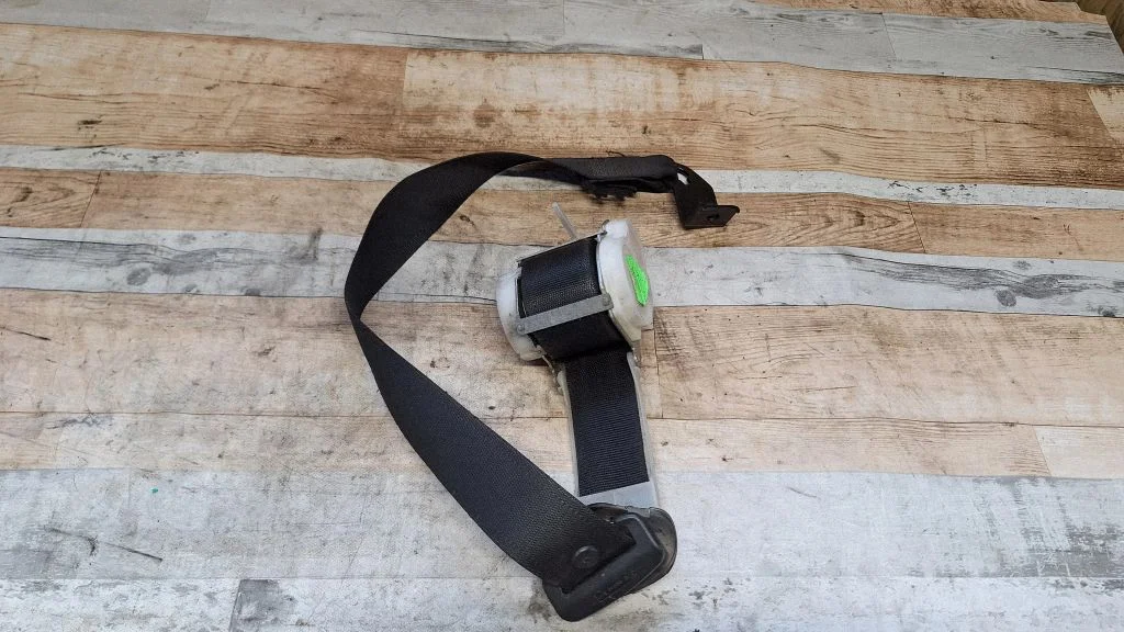 Front seatbelt – Opel Vectra C (2005-2009)