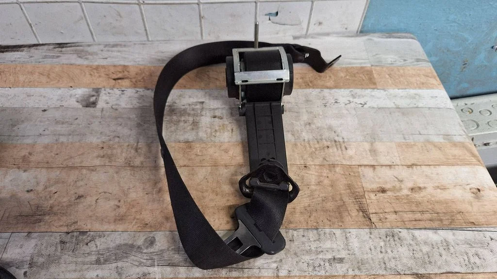 Front seatbelt 560834801D