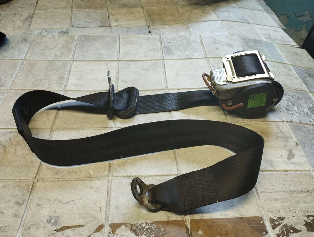 Front seatbelt 4B0857706A