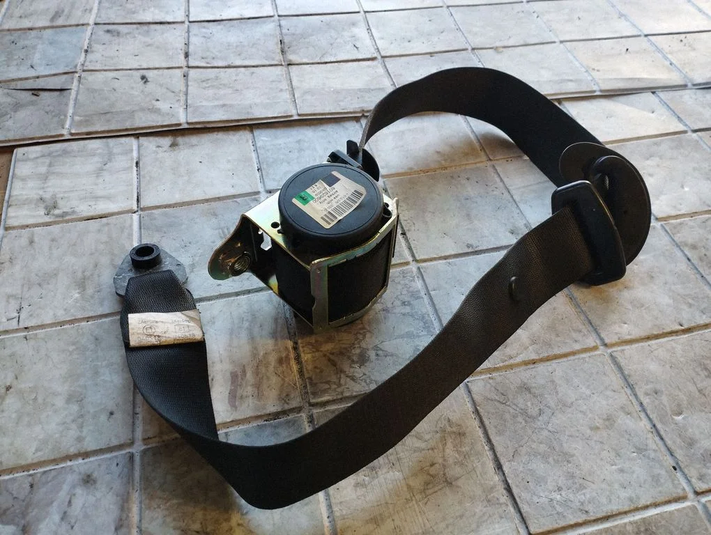 Front seatbelt 601629600