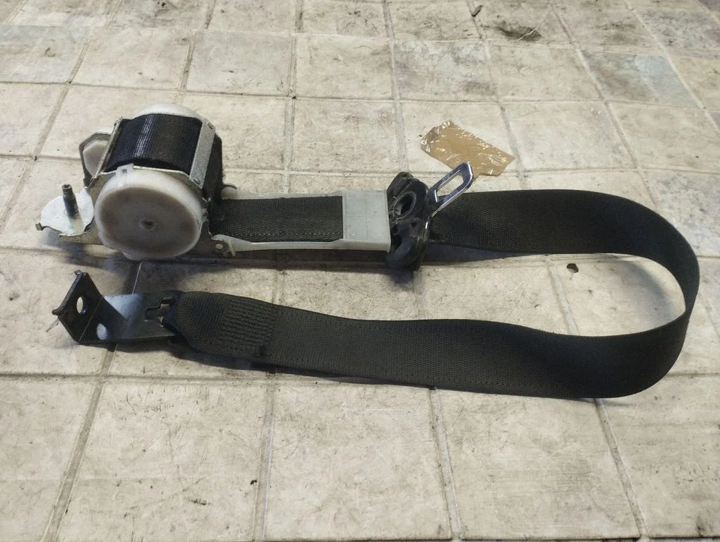 Front seatbelt – Opel Signum (2003-2008)