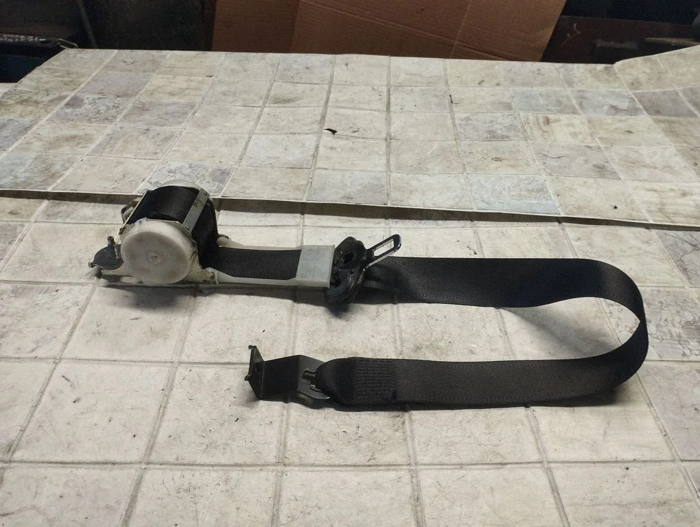 Front seatbelt – Opel Signum (2003-2008)