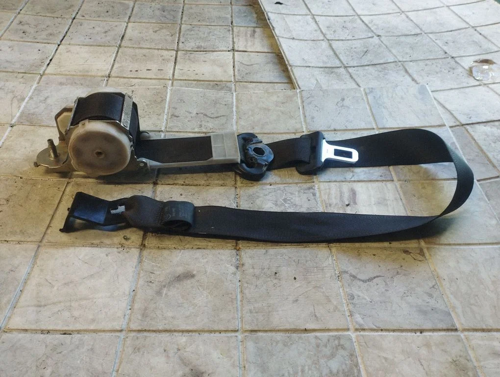 Front seatbelt – Opel Vectra B (1996-2002)