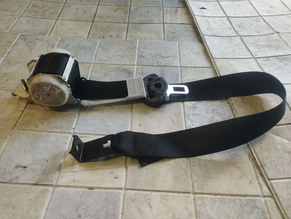 Front seatbelt – Opel Vectra C (2005-2009)