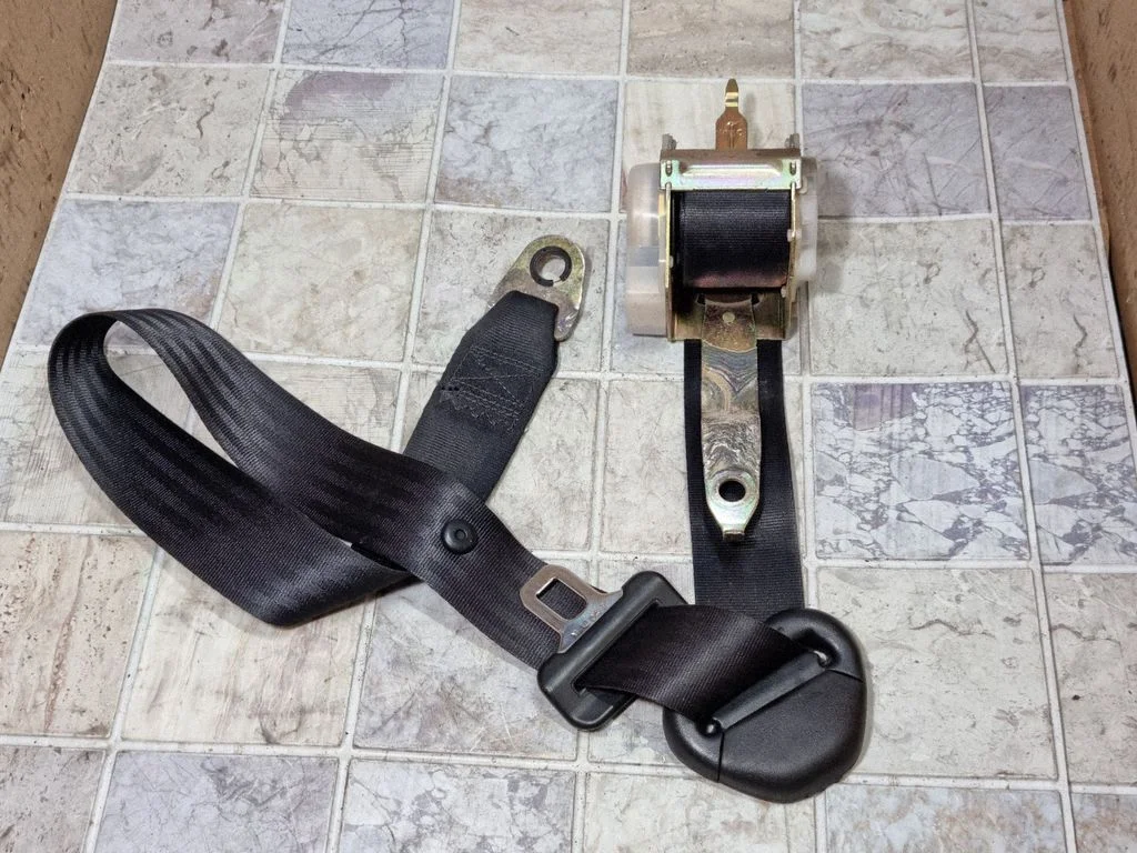 Front seatbelt Y1126P