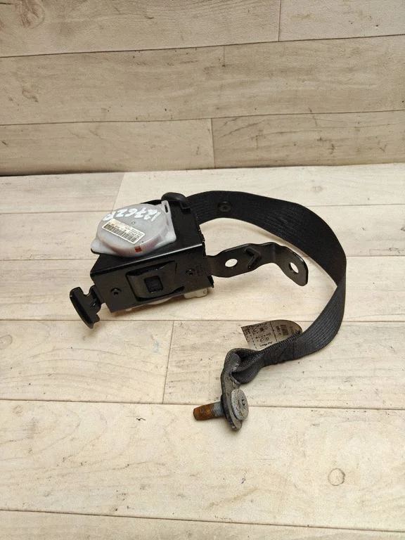 Tagumine turvavöö 13288436