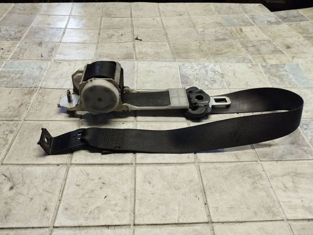 Front seatbelt 0402050