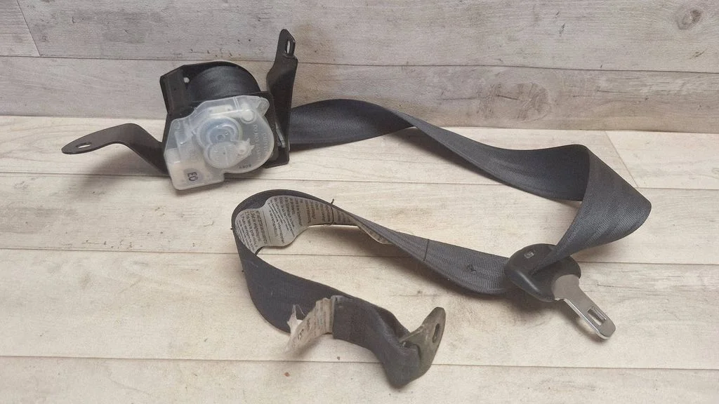 Rear seatbelt 0432071