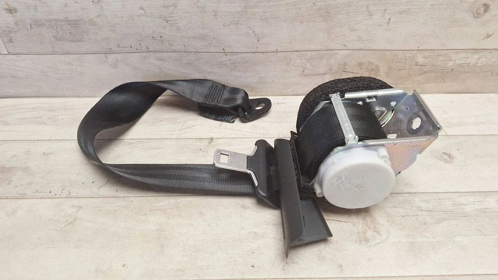 Rear seatbelt 96561744XX