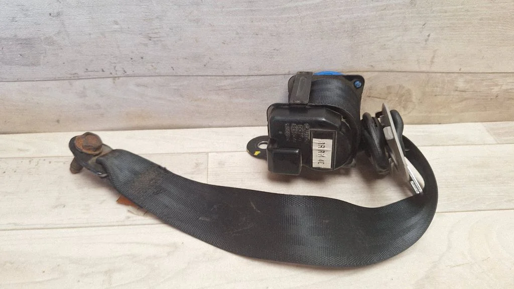 Rear seatbelt 0426105