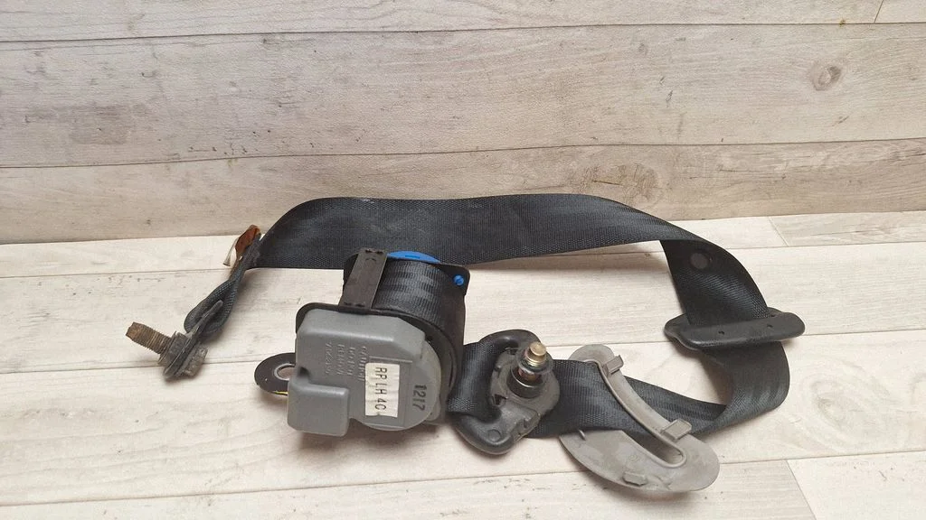 Rear seatbelt 0426105
