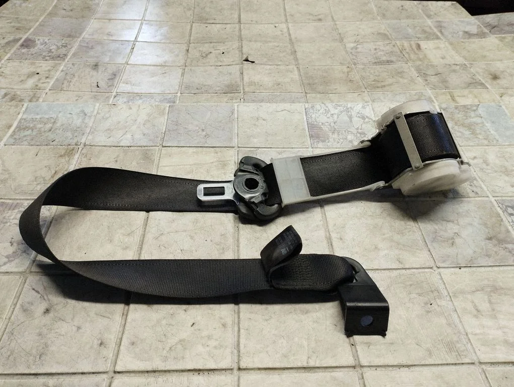Front seatbelt 0402050