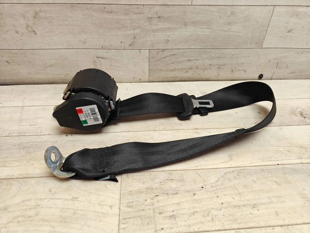 Rear seatbelt 8R0857805C