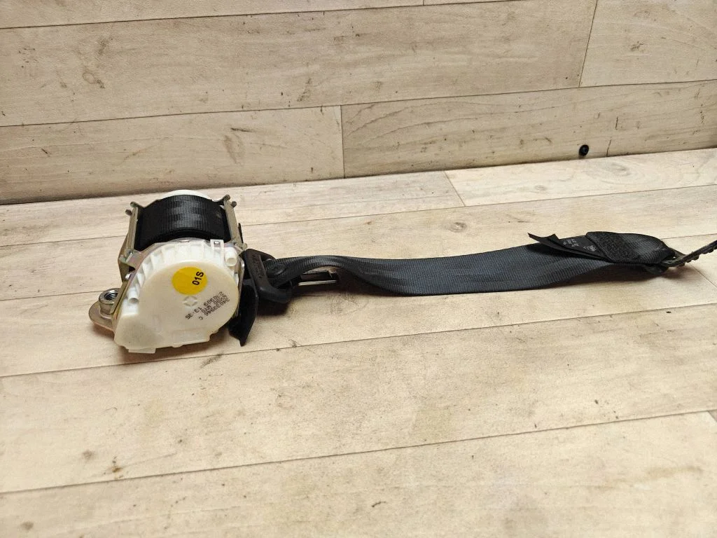 Rear seatbelt 6J0857805A