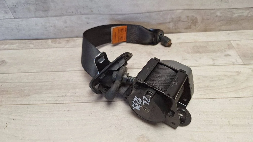 Tagumine turvavöö 0435139