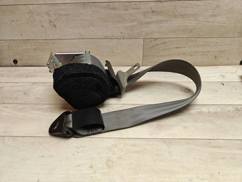 Rear seatbelt 96561744GW
