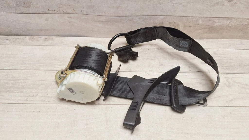Rear seatbelt – Volkswagen Passat B5.5 (2001-2005)