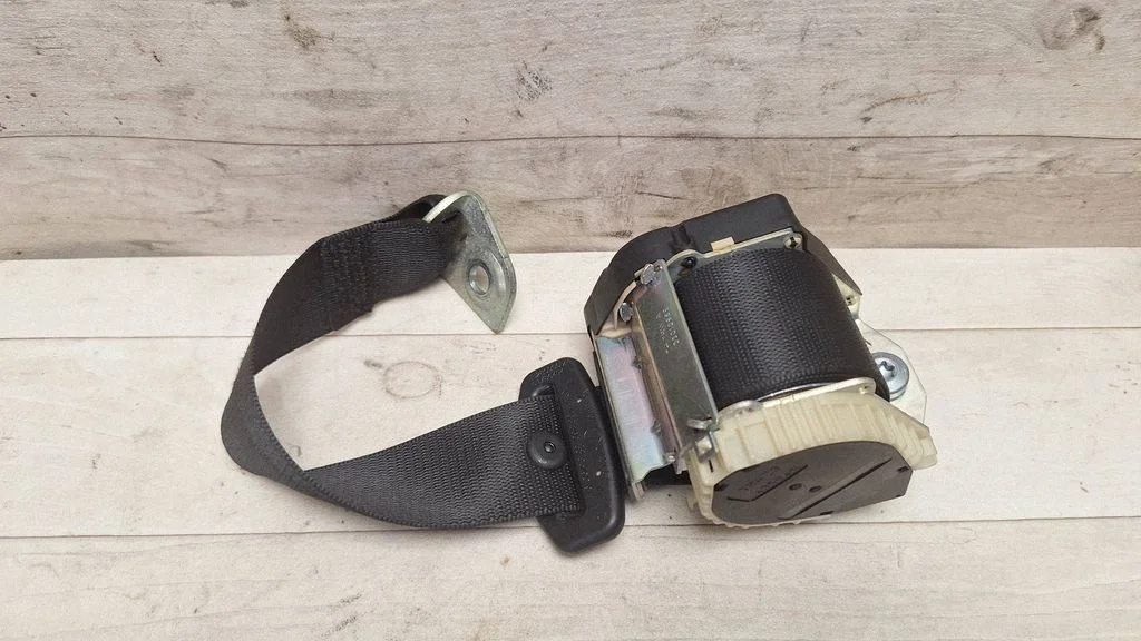 Rear seatbelt 43594D