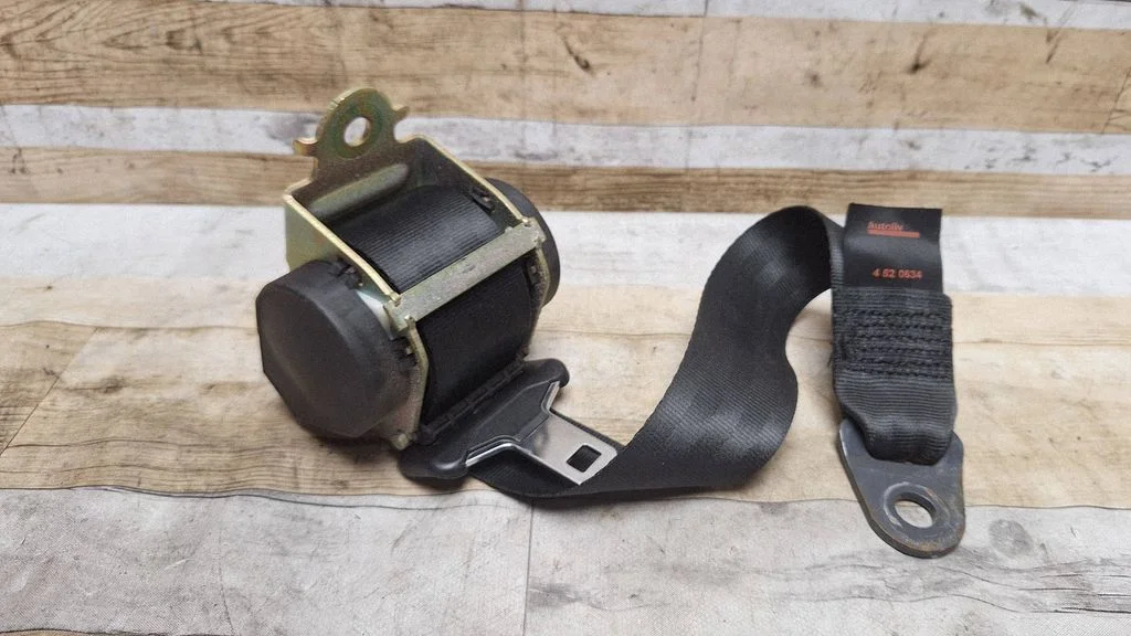 Rear seatbelt 96567808XX