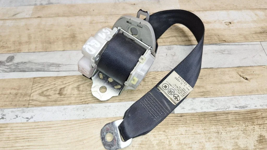 Rear seatbelt 0433088