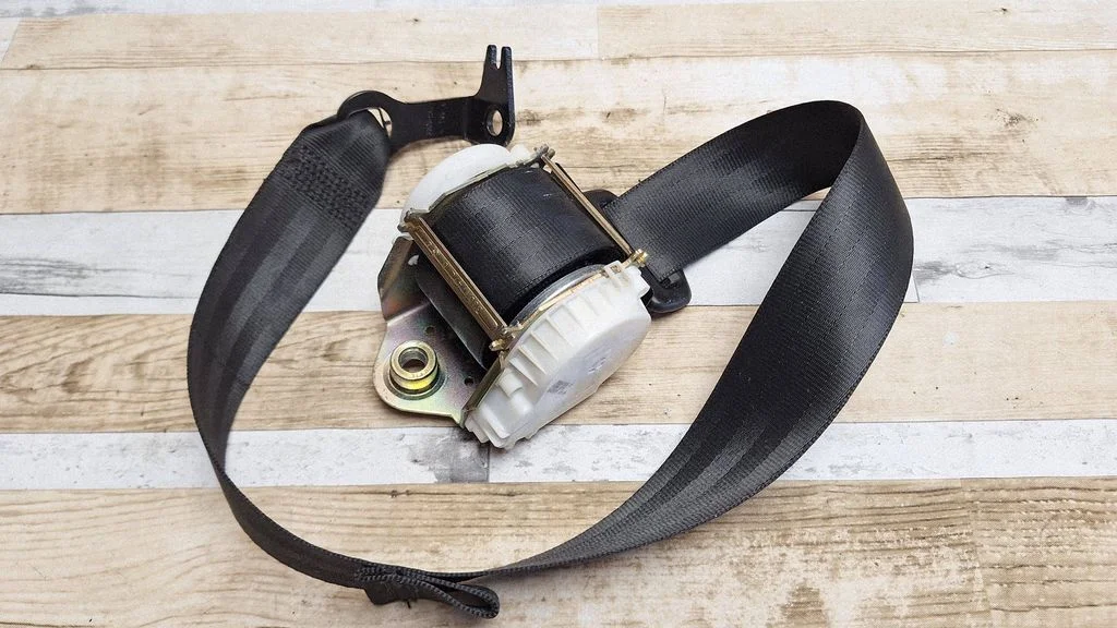 Rear seatbelt 5M0857806