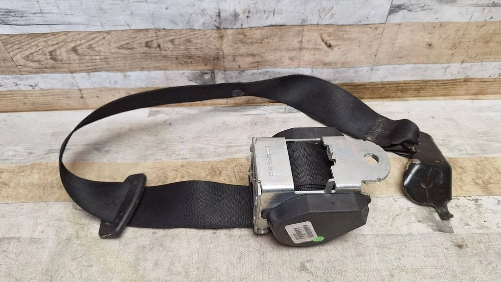 Rear seatbelt 608914600A