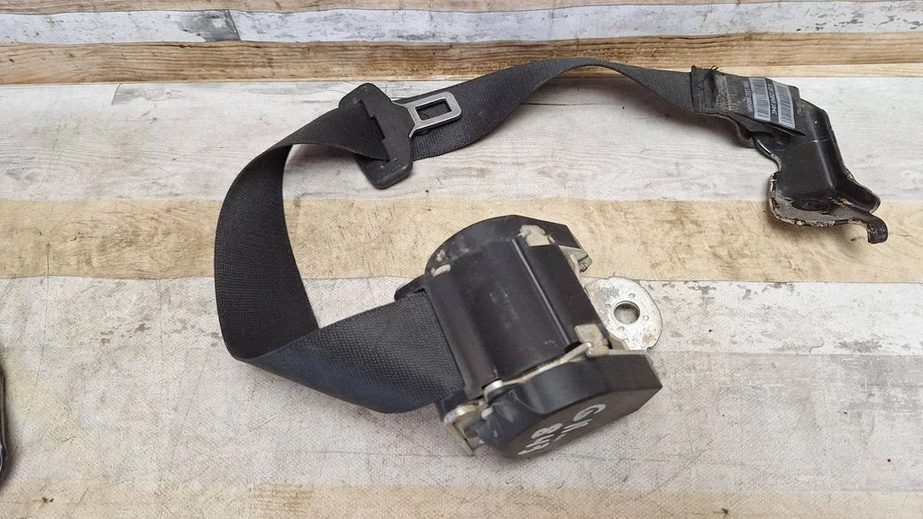 Rear seatbelt 608913600A