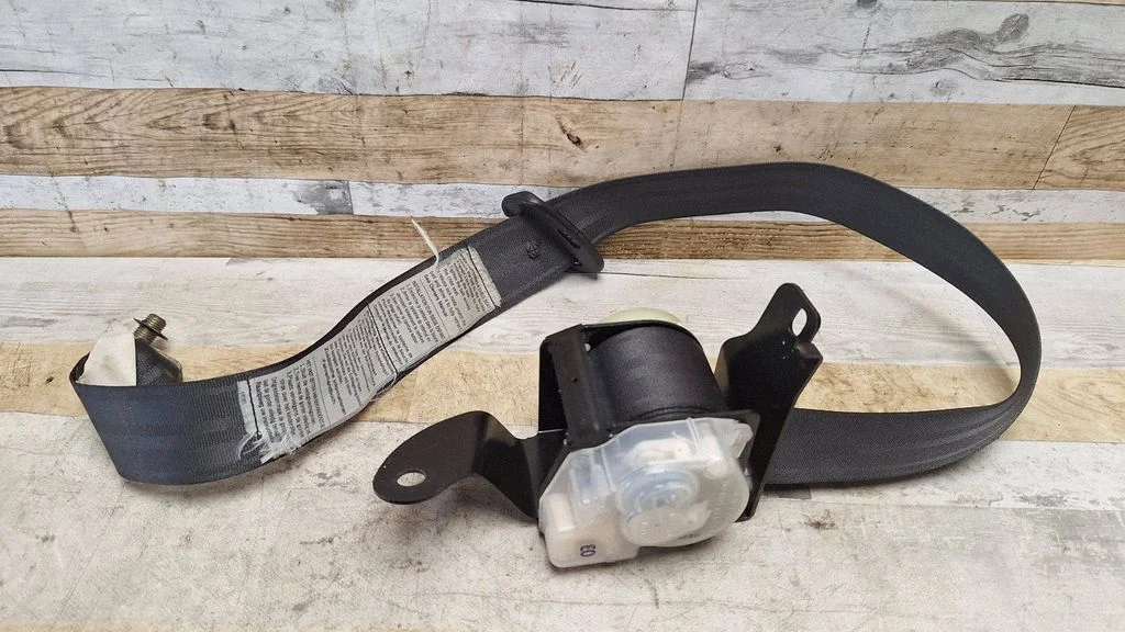 Rear seatbelt NSB053GR57