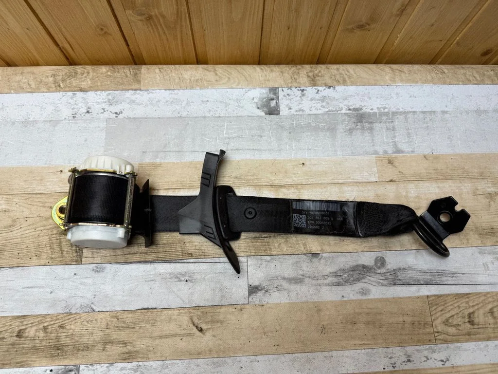 Rear seatbelt – Volkswagen Passat B5.5 (2001-2005)