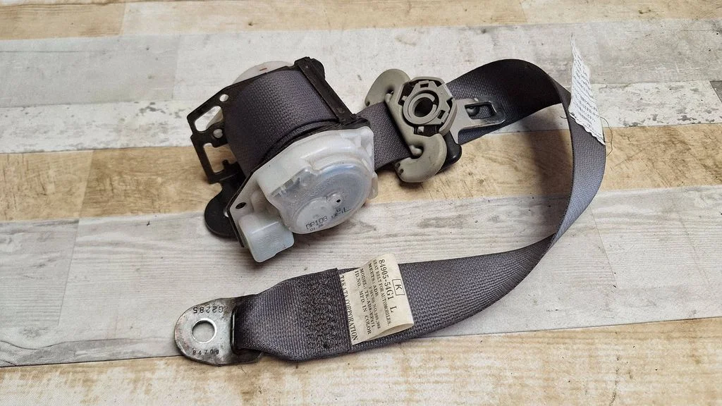 Tagumine turvavöö E40430087