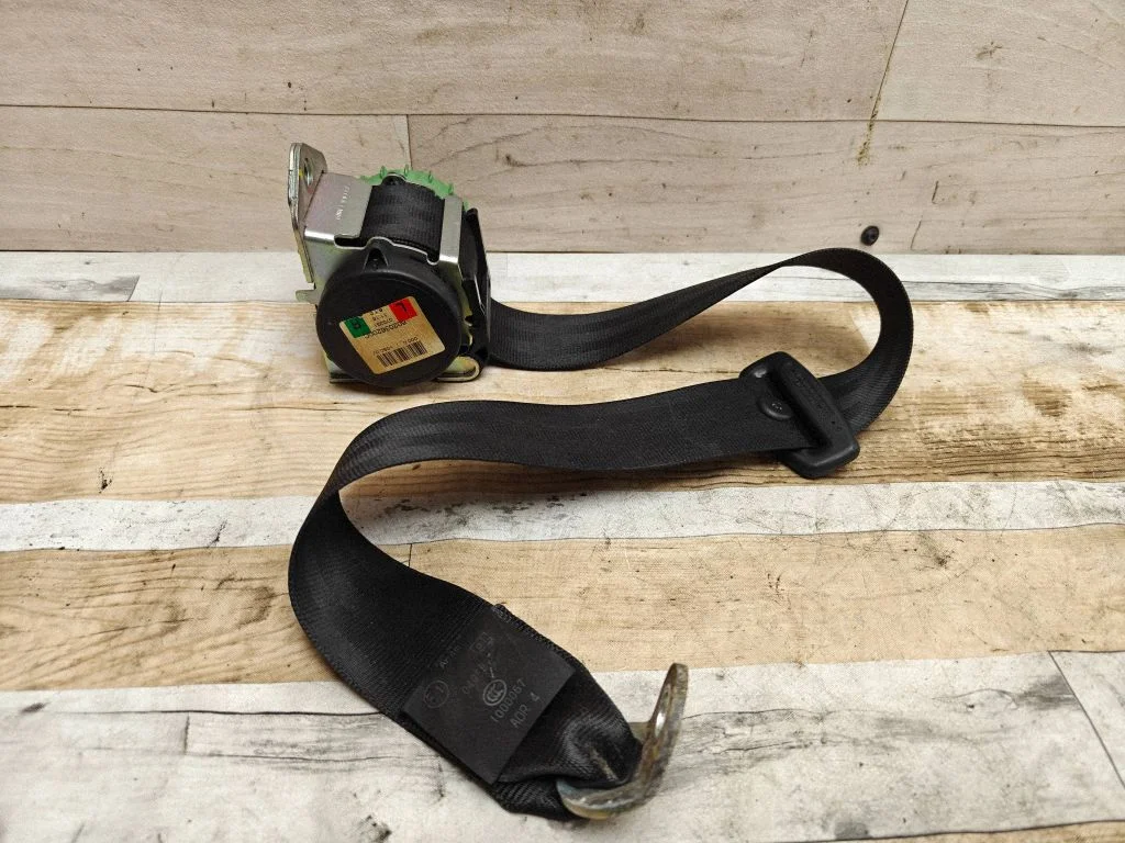 Tagumine turvavöö 602036200C