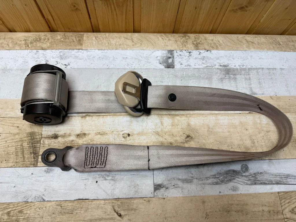 Rear seatbelt 0416119