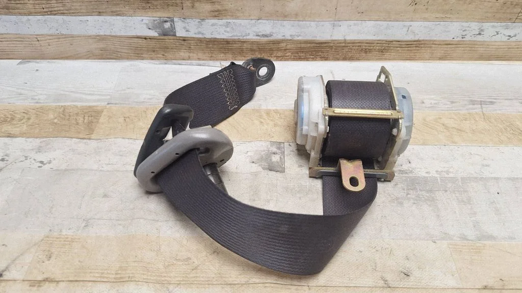 Rear seatbelt 2020725