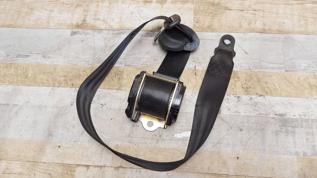 Tagumine turvavöö 7M0857811E