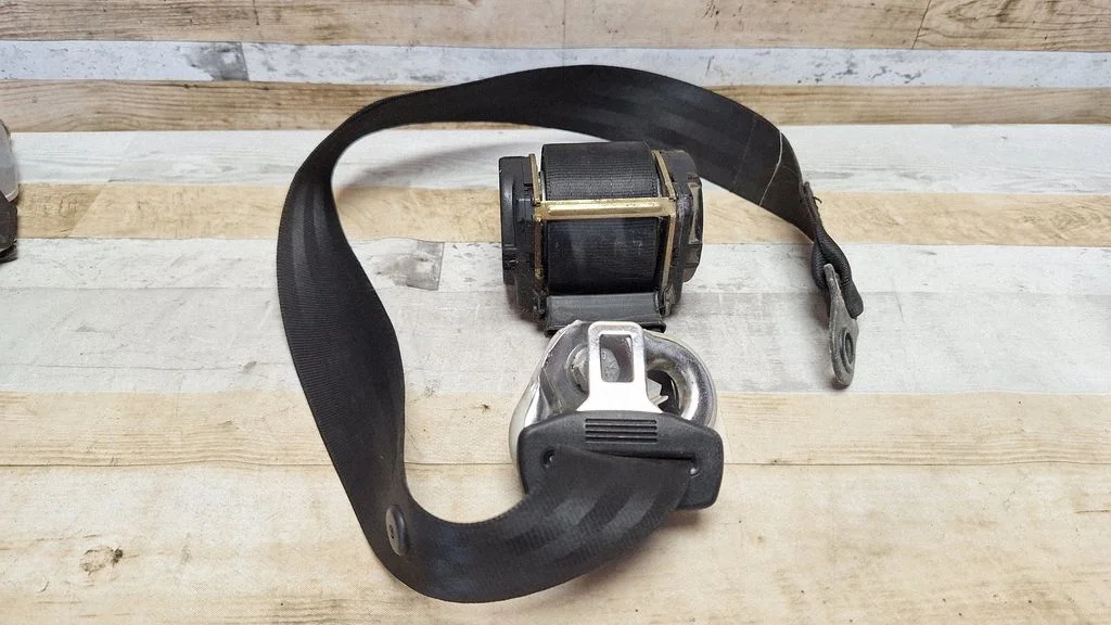 Rear seatbelt 7M3857812