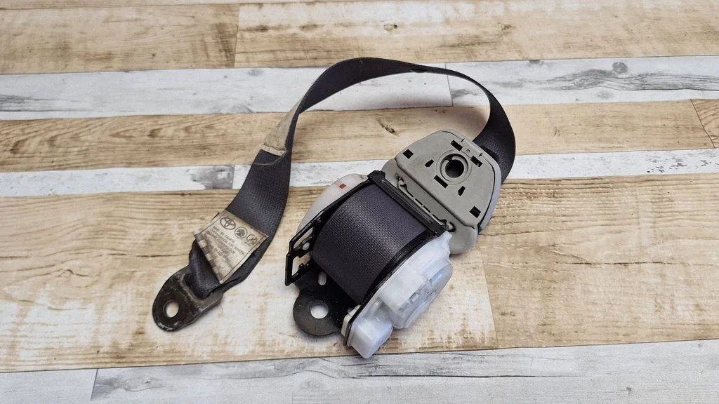 Rear seatbelt 0431055