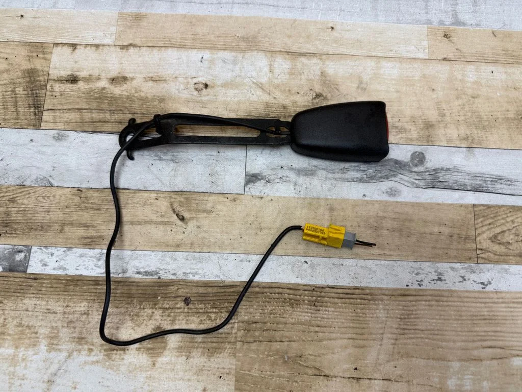 Rear seatbelt 118353