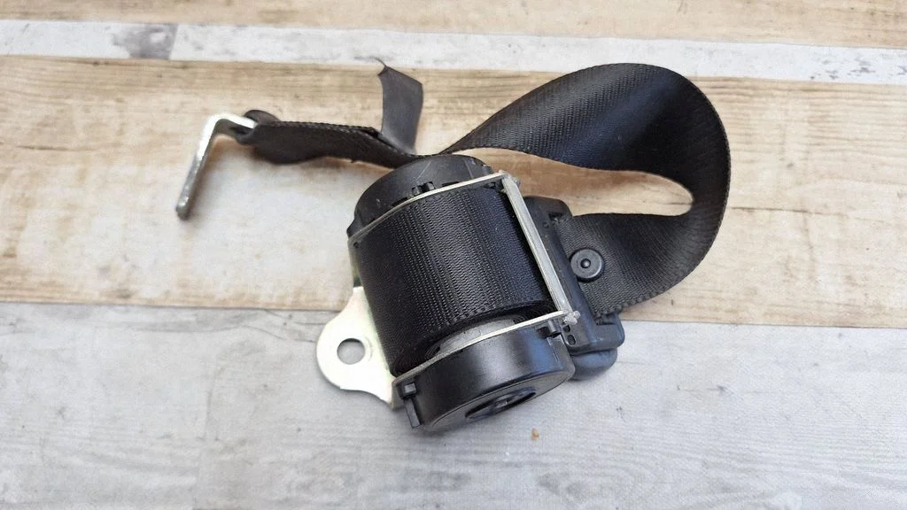 Rear seatbelt 3M71A611B68AF