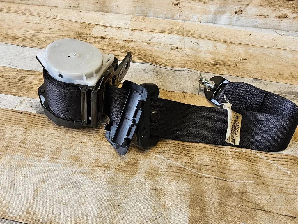 Rear seatbelt TKKAB2G2549