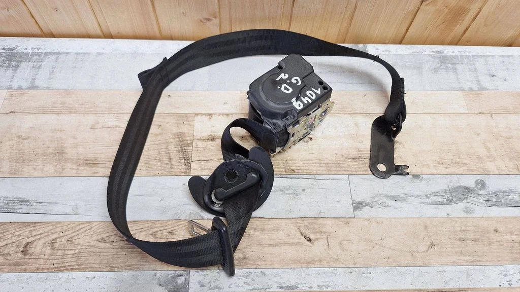 Rear seatbelt 1T0857806B
