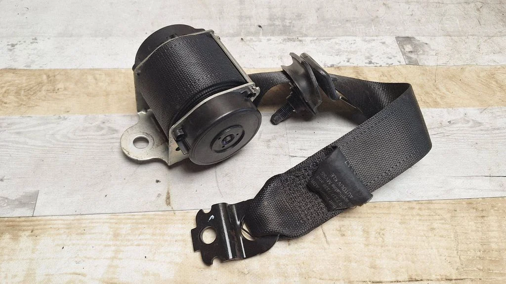Rear seatbelt 93335120