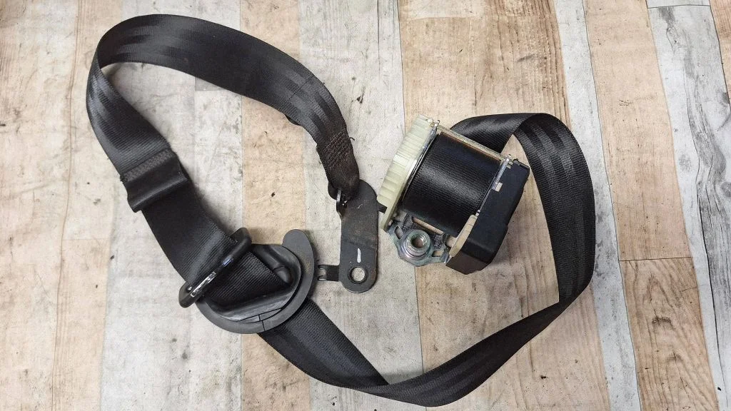 Rear seatbelt 1T0857805B