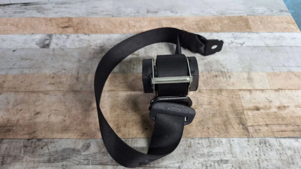 Rear seatbelt 13242319